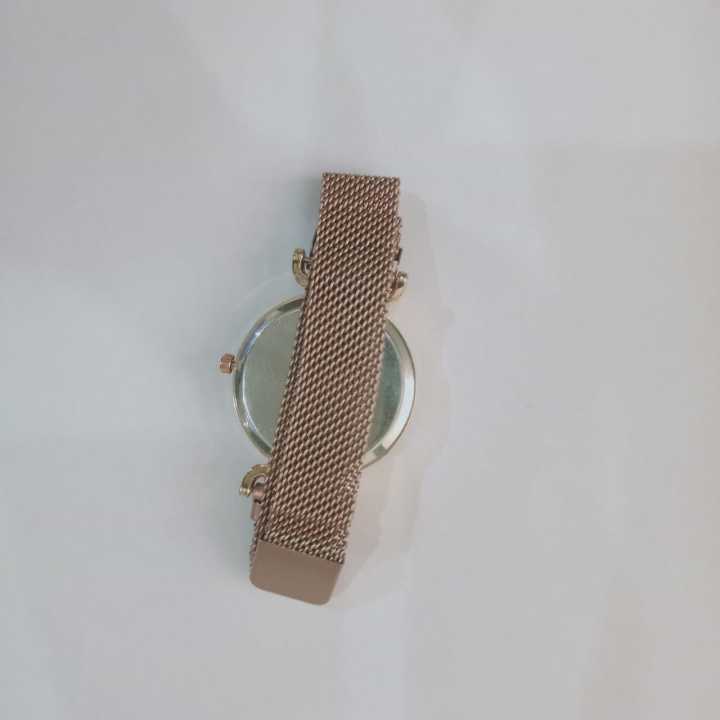 Cute%20And%20Classy%20Magnetic%20Wrist%20Watch%20-%20Image%206