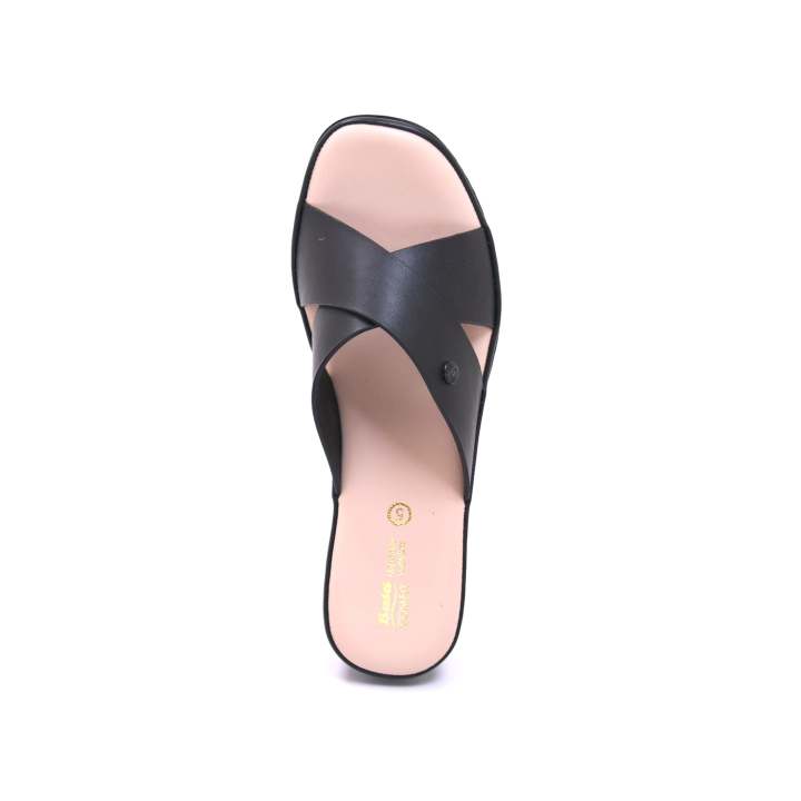 Comfit%20By%20Bata%20Black%20Chappals%20For%20Women%20-%20Image%204