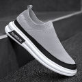 IELGY men's mesh slip-on casual sneakers. 