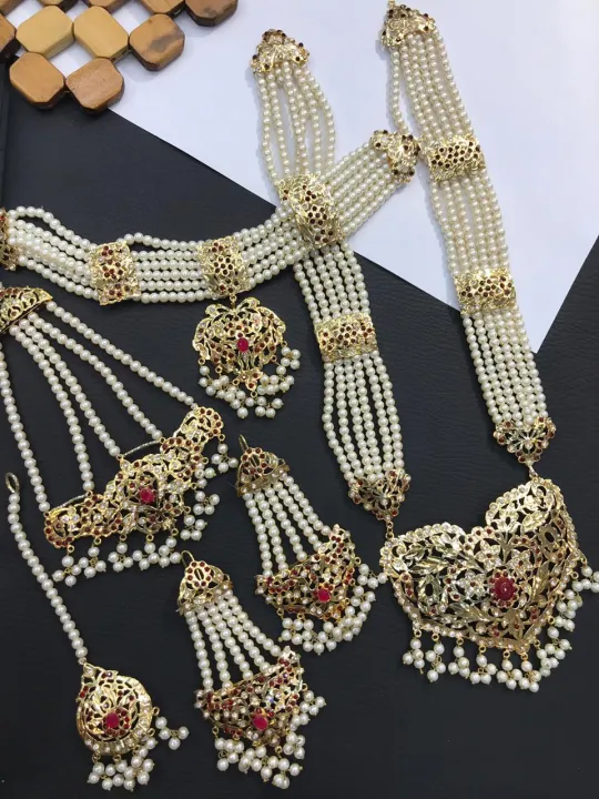 Jewel%20Gem%20Branded%20Gold%20Platted%20Complete%206%20Piece%20Bridal%20Pearls%20Set%20With%20Colored%20Stones%20-%20Image%203