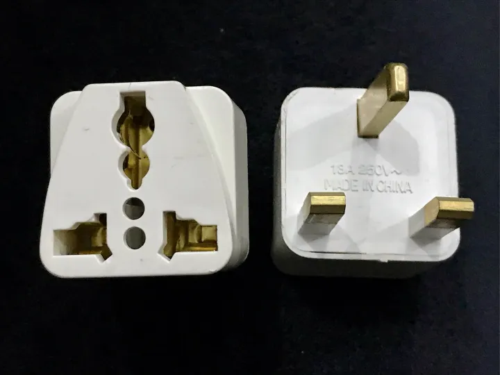 UK%203%20Pin%20Plug%20Travel%20Universal%20Plug%20Socket%20Adapter%20Pack%20of%203%20-%20Image%202