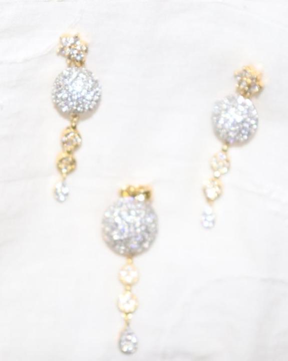 Indian%20Style%20Gold%20Plated%20Pendant%20Set%20With%20Stones%20-%20Image%203