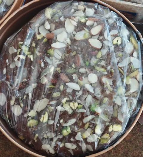 Hafiz%20KA%20Multani%20Sohan%20Halwa%20Multani%20Sohan%20%20Desi%20Ghee%201kg%20-%20Image%203