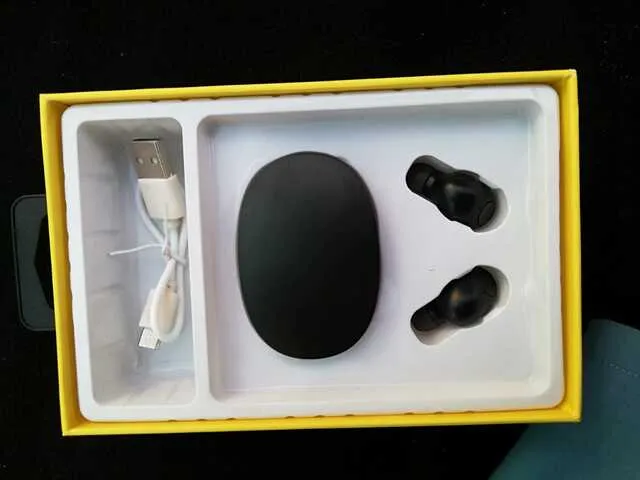 Tws%20T12%20wireless%20earbuds/Portable%20charging%20box/Black%20-%20Image%202