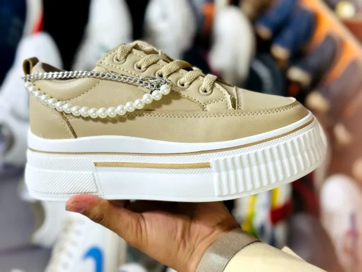 Stylish%20Joggers%20for%20Girls%20-%20Comfortable%20and%20Trendy%20Design%20-%20Image%202