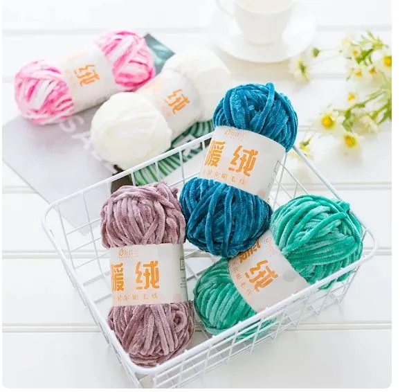 Super%20Soft%20Velvet%20Yarn%20Baby%20Chunky%20Blanket%20Yarn%20Chenille%20Fluffy%20Yarns%20for%20Knitting%20and%20Crochet%20-%20Image%203