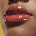 Lip Shiner For Dry And Patchy Lips Makes Your lips Glossy And Shinny. 