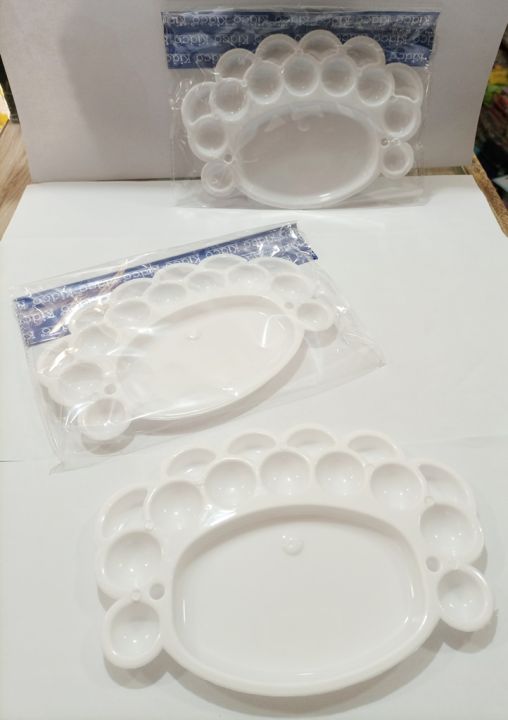 Color%20Mixing%20Tray%20Painting%20Tray%20Art%20Palettes%2016%20Compartments%20%208%20inches%20Length%20&%205.5%20inches%20width%20Color%20Mixing%20Pack%20of%201%20PCs%20-%20Image%204