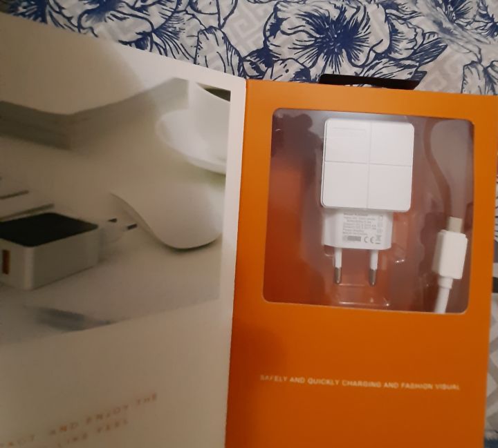 LECENT%20USB%20Fast%20Charging%20Adapter%20and%20Cable%20-%20Image%203