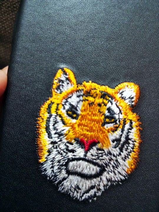 Oppo%20F17%20Pro%20Leather%20Embrodary%20phone%20cover%20-%20Image%204