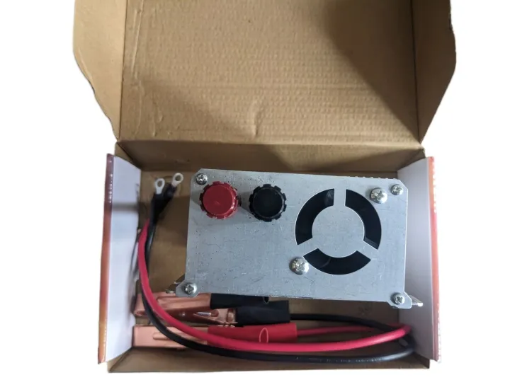 1000%20Watt%20Solar%20and%20Car%20Power%20Inverter%20-%20Image%204
