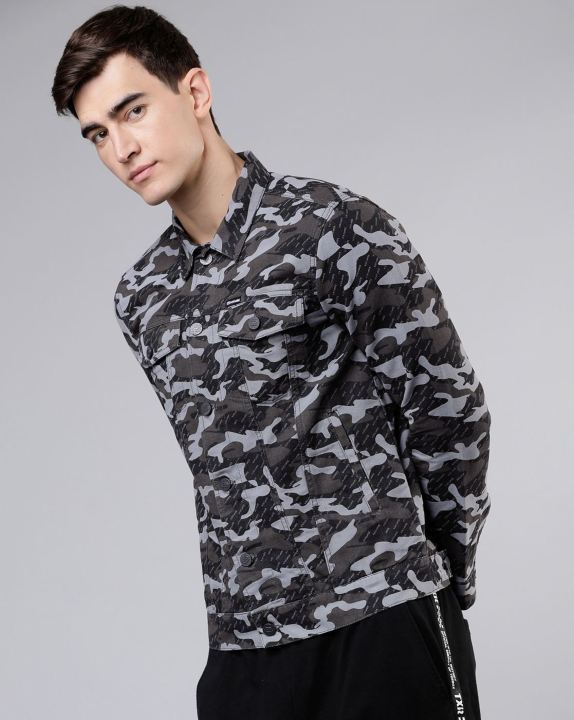 Camouflage%20Print%20Button-Down%20Jacket%20-%20Image%204