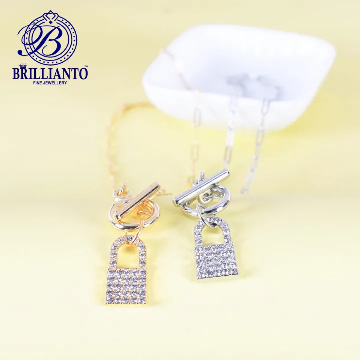 2%20Pcs%20Set%20of%20Crystal%20Lock%20and%20Key%20Necklace%20Pendant%20for%20Girls%20Golden%20Shiny%20Stylish%20Long%20lock%20Chain%20For%20Girls%20lock%20locket%20-%20Image%208