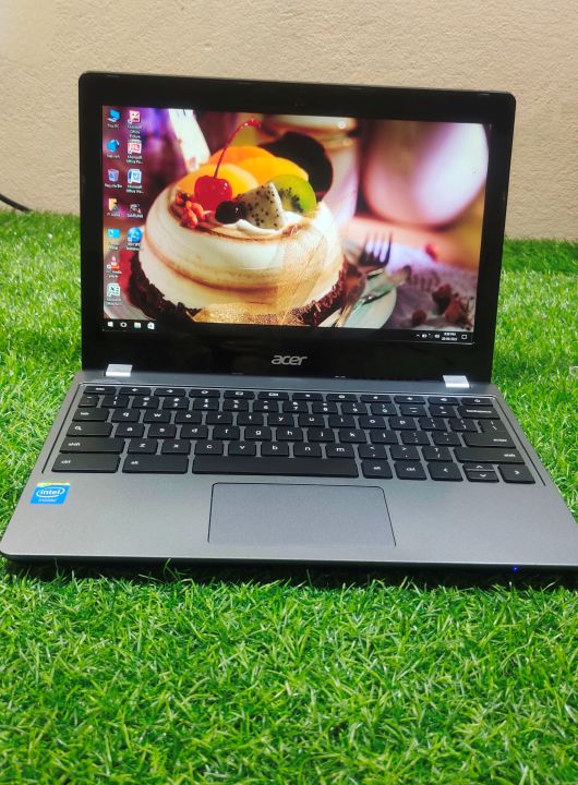 Acer C740 ChromeBook Laptop - 4GB RAM / 128GB SSD Storage - Windows 10 Installed - Long Battery Life