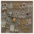 fashion jewellery deal 2 to 3 items worth almost 300 jewelry. 