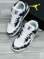 Nike air Jordan 4 LV. 