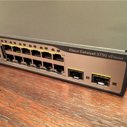 Cisco Catalyst 3750V2 Series Switch / WS-C3750V2-24TS-S / WS C 3750 V2 24 TS S