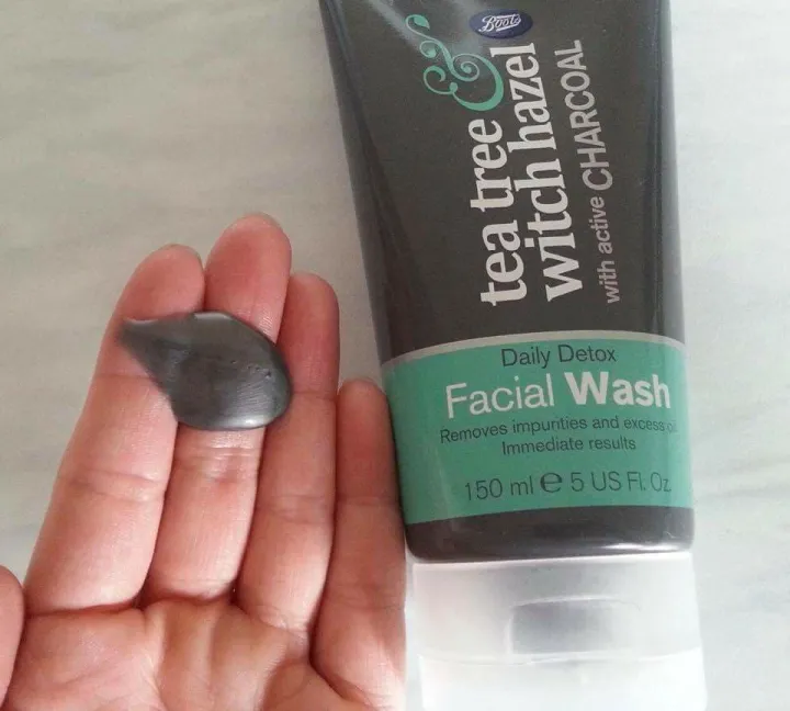 Boots%20Tea%20Tree%20Witch%20Hazel%20Charcoal%20Facial%20Wash%20-%20Full%20size%20-%20Image%207