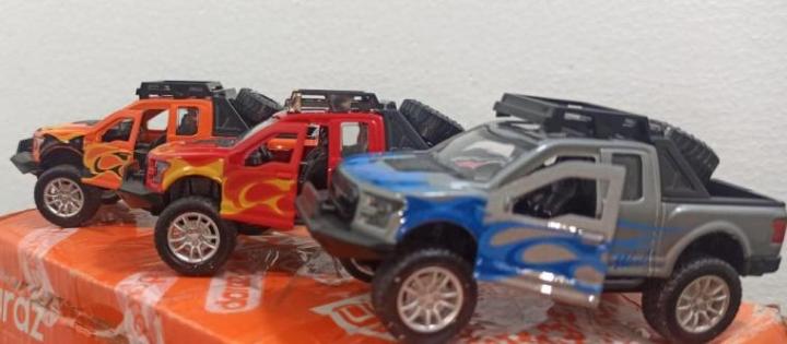 Metal%20Jeep%20car%20Diecast%20with%20Open%20Door%20Function%20-%20Flash%20Sale%20-%20Image%205