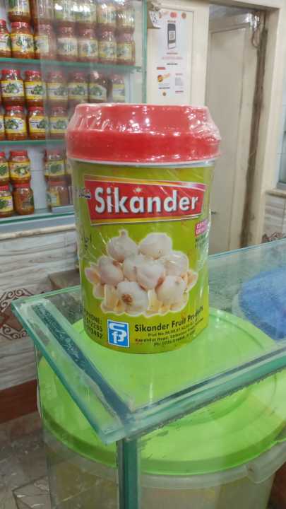 Garlic%20Pickle%20Lehsan%20ka%20Achar%20-%201%20Kg%20-%20100%25%20Original%20Shikarpuri%20Achar%20-%20Sikandar%20Shikarpuri%20Pickles%20-%20Image%204