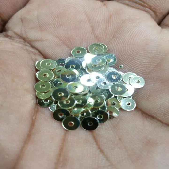 Golden%20Colour%204Mm%20Size%20Plain%20Sequence/Sitara%20-%20Premium%20Quality%20Embellishments%20At%20A%20Reasonable%20Price%20For%20Long-Lasting%20Shine%20-%20Image%202