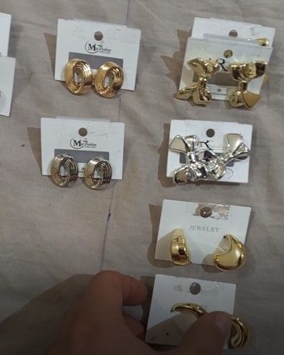 Vintage%20Gold%20Color%20Waterdrop%20Stud%20Earrings%20for%20Women%20Fashion%20INDIAN%20KOREAN%20JEWELLERY%20,Antique,Meenakari,Filigree,Tribal,%20Bead,Pachchikam,Handmade,Ivory,%20Cosmic%20Pearl,Bow%20heart,Leaf,CUBIC,Glowing%20star,Rising%20star,Knot,Jingle%20bells,LOOP/%20No%20colour%20Warranty%20-%20Image%2010