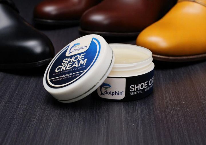 Dolphin%20Neutral%20Shoe%20Cream%20with%20Carnauba%20Wax%20-%20For%20Leather%20Shoes%20of%20All%20Colors%2025gm%20-%20Shines,%20Nourishes%20&%20Protects%20-%20Image%202