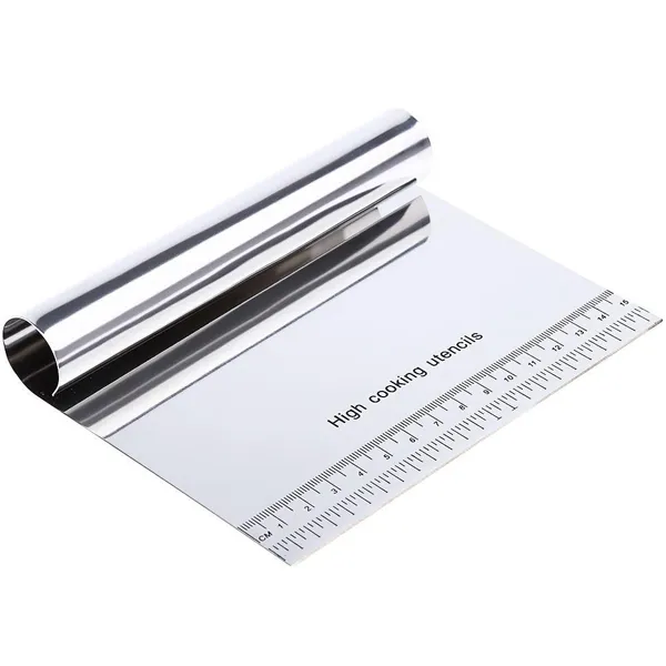 Metal%20Cake%20Scraper%20-%20Image%204