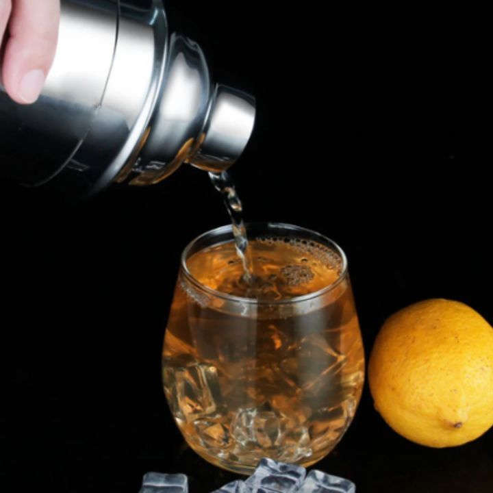 750ml%20Stainless%20Steel%20Cocktail%20Shaker%20Mixer%20%E2%80%93%20Professional%20Bartender%20Tool%20for%20Wine,%20Cocktails%20&%20Mixed%20Drinks%20%E2%80%93%20Durable%20Bar%20Set%20Kit%20for%20Home%20or%20Commercial%20Use%20-%20Image%204