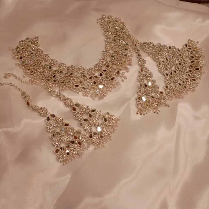 Stylish%20Unique%20Bridal%20Kundan%20set%20New%20Arrival%20Hot%20Fashion%20Jewelry%20Set%20Necklace%20With%20Ear%20Rings%20and%20Bindi,%20jhomer%20for%20Women%20Girls%20-%20Image%202