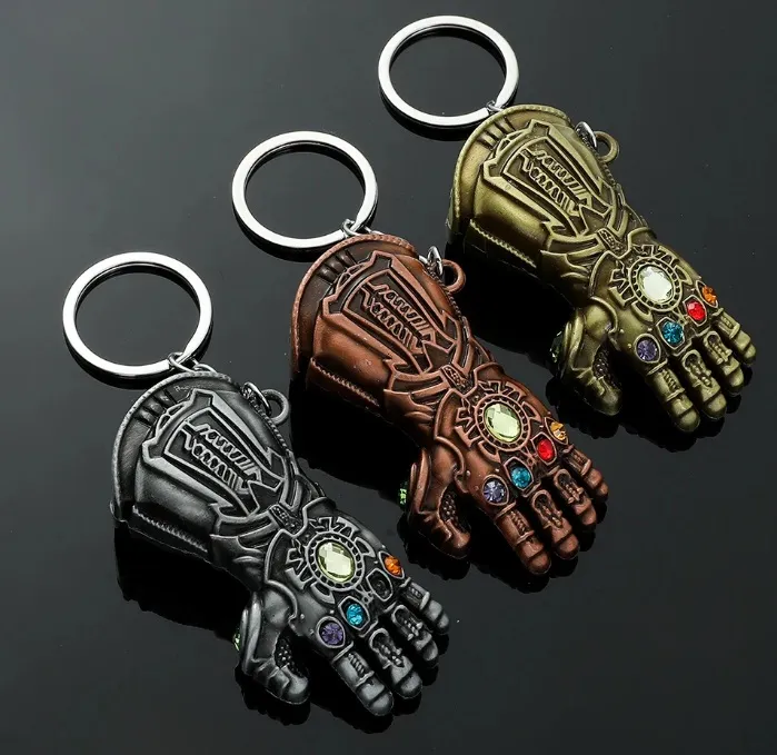 Thanos%20Infinity%20Gauntlet%20Metal%20Keychain%20-%20Avengers%20Infinity%20War%20Original%20Marvel%20Merchandise%20-%20Image%202