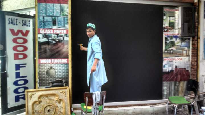 vinyl%20black%20paper%20/%20fully%20blind%20black%20paper%20/%20roof%20top%20black%20paper%20/%20sunlight%20block%20glass%20paper%20/%20window%20blind%20paper%20and%20door%20sunlight%20block%20glass%20film%20multiple%20sizes%20-%20Image%206