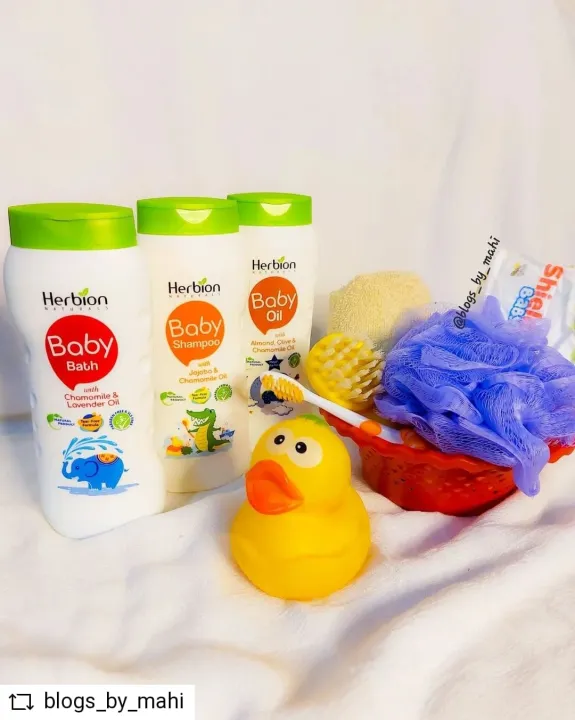 SLS%20Free%20Baby%20Body%20wash%20%7C%20100%25%20Parabens%20and%20Tear%20Free%20Formula%20%7C%20Free%20from%20Artificial%20dye%20and%20harmful%20chemicals%20%7C%20Naturally%20Extracted%20%7C%20200ml%20%7C%20From%20Head%20To%20Toe%20-%20Image%204