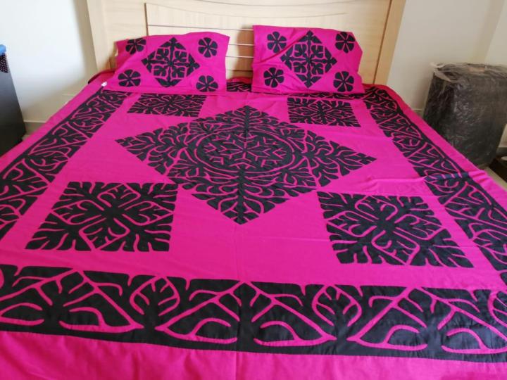 Applique%20Bedsheet%20Pink%20Color%20Cotton%20Fabric%20-%20Image%202