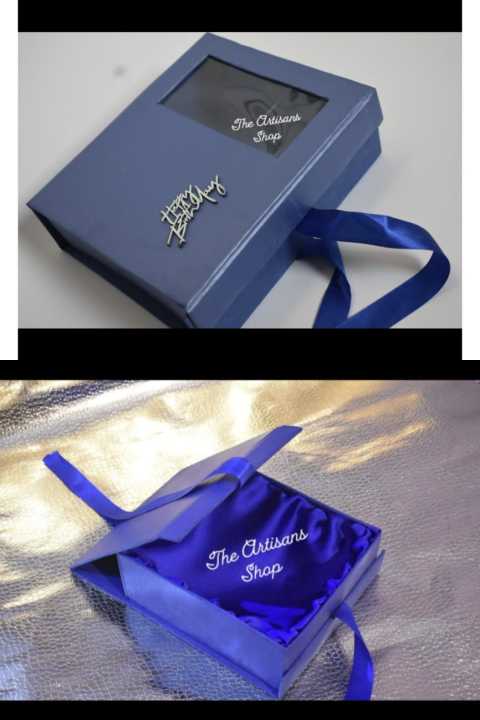 silk%20box/gift%20box%20with%20silk%20lining/window%20box%20with%20name/customize%20name%20box/birthday%20box/size-10x8x3.5%20inches%20-%20Image%208