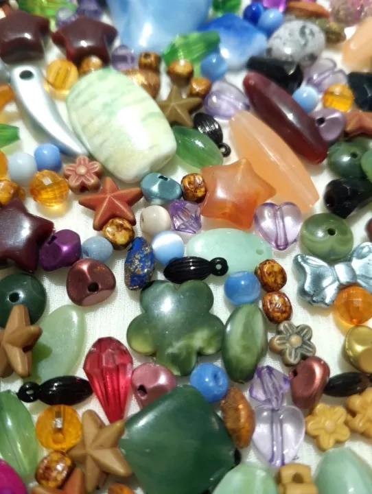 Mix%20Beads%20-%20100g%20Mixed%20Sizes,%20Shapes,%20and%20Colors%20for%20DIY%20Crafting%20and%20Jewelry%20-%20Image%204
