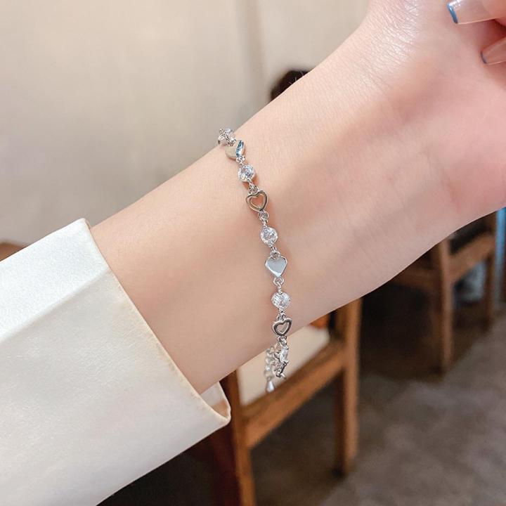 【Hot demand】1 Pc Simple Creative Design Ladies Women Trendy Chain Jewellery Accessories Pendant Bracelets Girls Korean INS Hollow Fashion Love Charm Bracelet