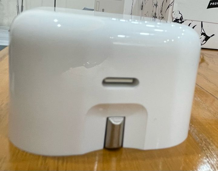 APPLE%20FAST%20CHARGER%20%7B20-W%7D%20USB-C%20TYPE%20WHITE%20COLOUR%20FOLDING%20PINS%20Official%20Apple%2020W%20USB-C%20Power%203-Pin%20UK%20Adapter%20-%20Image%204