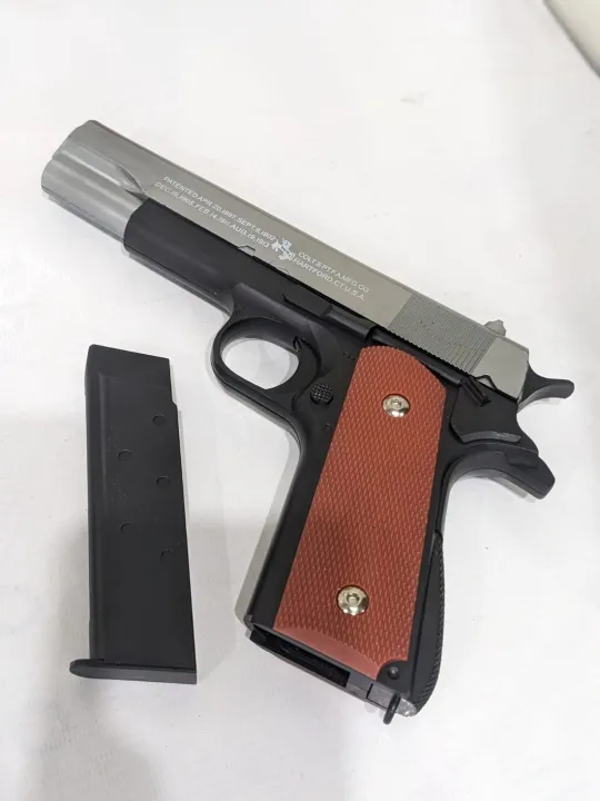 Metal%20Toy%20Gun%20Die%20Cast%20%E2%80%93%20Realistic%20Classic%20Colt%20Style%20%7C%20Non-Firing%20Safe%20Toy%20Gun%20for%20Kids%20&%20Collectors%20%7C%20Heavy%20Metal%20Build%20Mini%20Replica%20-%20Image%206