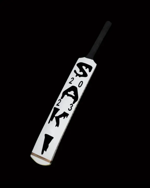NEW%20SAKI%20WHITE%20EDITION%20TAPE%20BALL%20BAT%20with%20%20free%20cover%20and%20sheet%20-%20Image%202