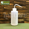 1000 ml Wash bottle, Safety Wash Bottle, Squeeze Bottle, Narrow Mouth, Plastic, and Economy Plastic Squeeze Bottle for Medical Lab or Laboratory use, 1000ml. 