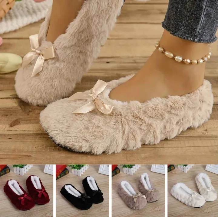 Women's%20Soft%20Plush%20Indoor%20Slippers%20-%20Comfortable%20Winter%20Shoes%20with%20Attractive%20Panda%20Design%20-%20Image%203