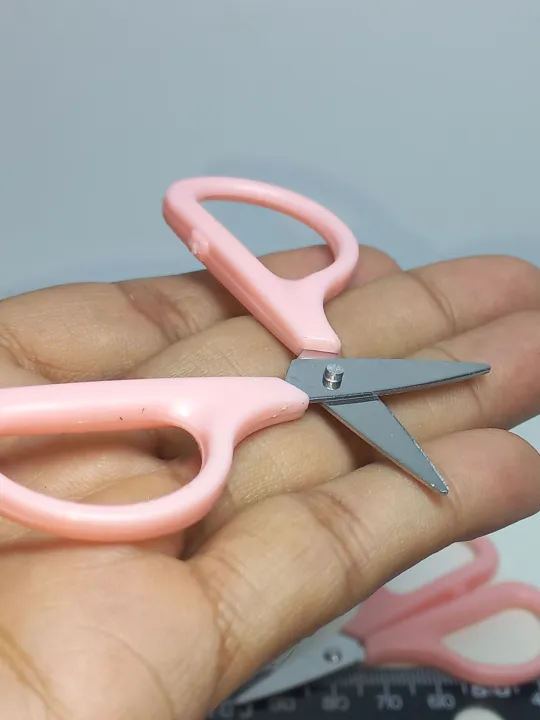 White%20Stretchy%20Elastic%20Cord/Thread%20for%20Jewelry%20Making%20&%20Art%20&%20Craft.%20-%20Image%209