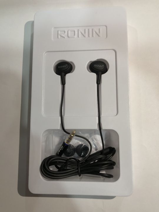 Ronin%20R9%20Crystal%20Clear%20Sound%20Handsfree%20Headset%20for%20Gaming,%20Music,%20and%20Entertainment%20In-Ear%20Stereo%20Design%20-%20Image%204