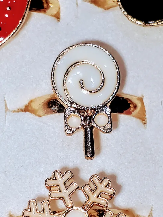 Trendy%20Cute%20Fashion%20Gold%20Plated%20Adjustable%20Rings%20for%20Little%20Girls%20%E2%80%93%20Elegant%20&%20Colorful%20Enamel%20Rings%20-%20Image%204