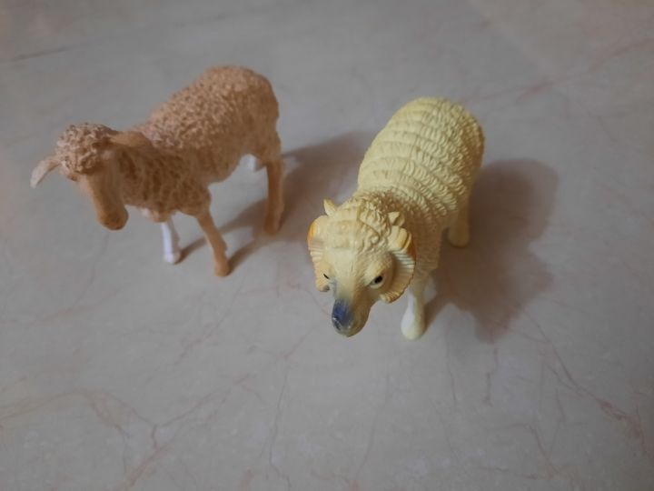 Realistic%20Farm%20Animal%20Toy%20Collection%20-%20Soft%20Plush%20Zoo%20Set%20with%20Cow%20&%20Goat%20-%20Perfect%20For%20Imaginative%20Play%20&%20Education%20-%20Durable%20Rubber%20Animal%20Set%20-%20Image%207