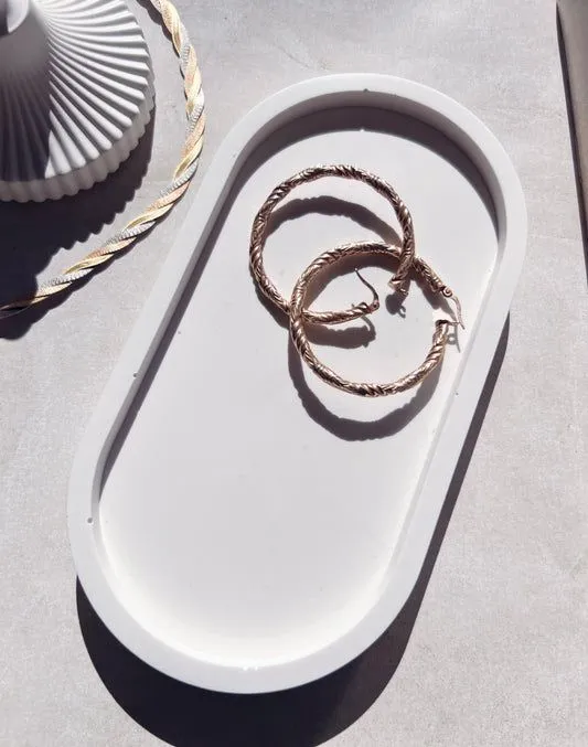 Decorative%20Oval%20jewellery%20dish,%20Beige%20jewellery%20tray,%20Oval%20Trinket%20Dish,%20Simple%20colour%20tray,%20Bathroom%20Accessory,%20Ceramic%20dish,%20trinket%20tray/Customized%20-%20Image%205