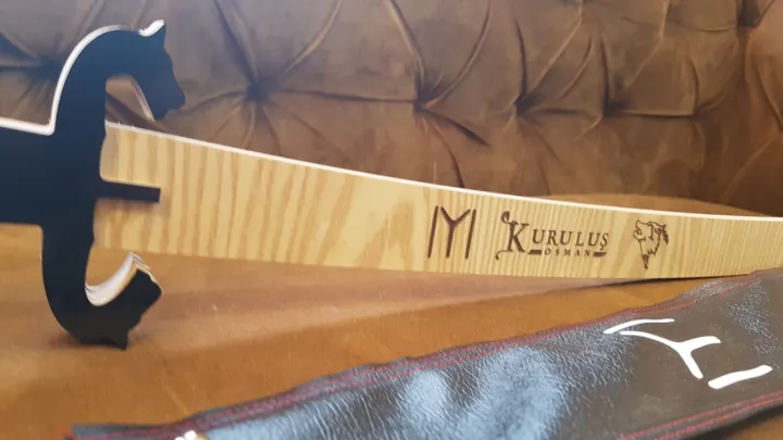 Osman%20Bey%20Wooden%20Swd-Toy%20(Hiking%20Artist)%20-%20Image%209