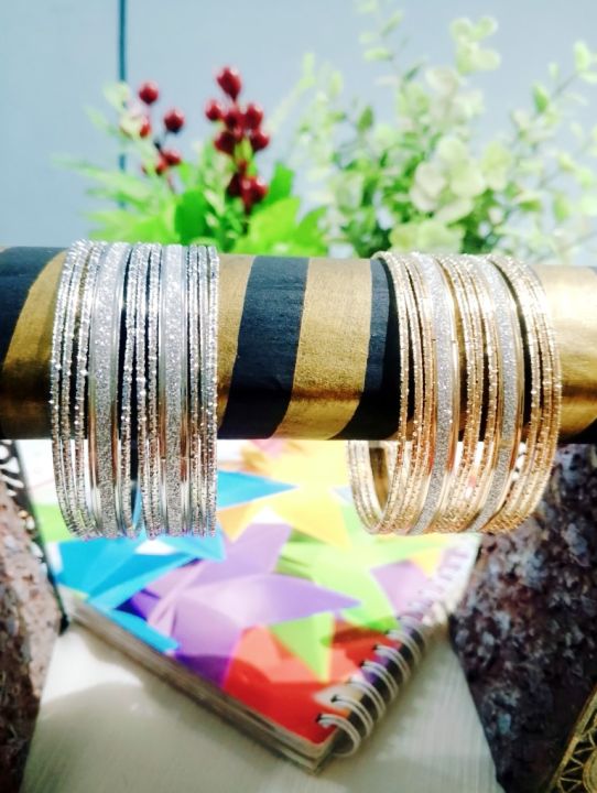 Gold%20&%20Silver%20Color%20Trendy%20Bangles%20Set%20%7C%20Fancy%20Pakistani%20Wedding,%20Mehndi%20&%20Party%20Wear%20Jewelry%20-%20Image%208