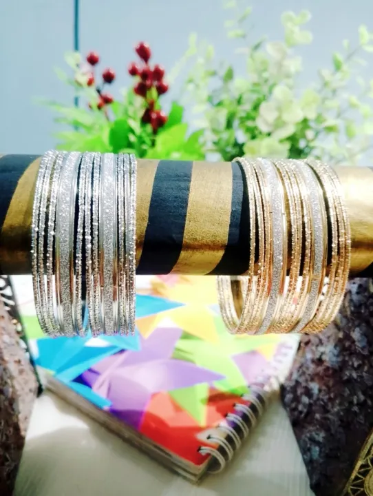 Gold%20&%20Silver%20Color%20Trendy%20Bangles%20Set%20%7C%20Fancy%20Pakistani%20Wedding,%20Mehndi%20&%20Party%20Wear%20Jewelry%20-%20Image%208